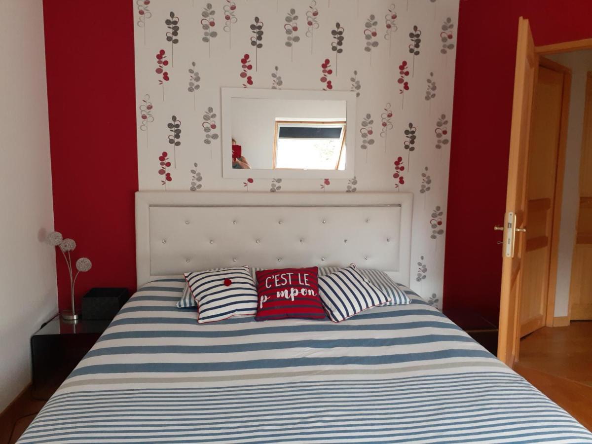 Chambre Au Nuit Etoile Et Jacuzzi Prive Bed & Breakfast Pleuven Dış mekan fotoğraf